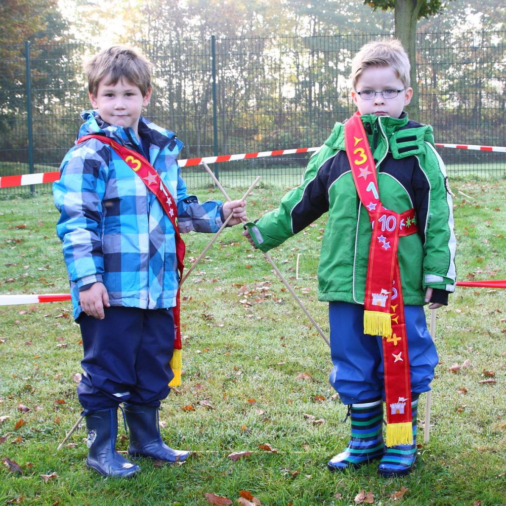 Am Tor zum Dreierland stehen die strengen Torwächter und prüfen ob auch jeder ein Dreieck mitgebracht hat.